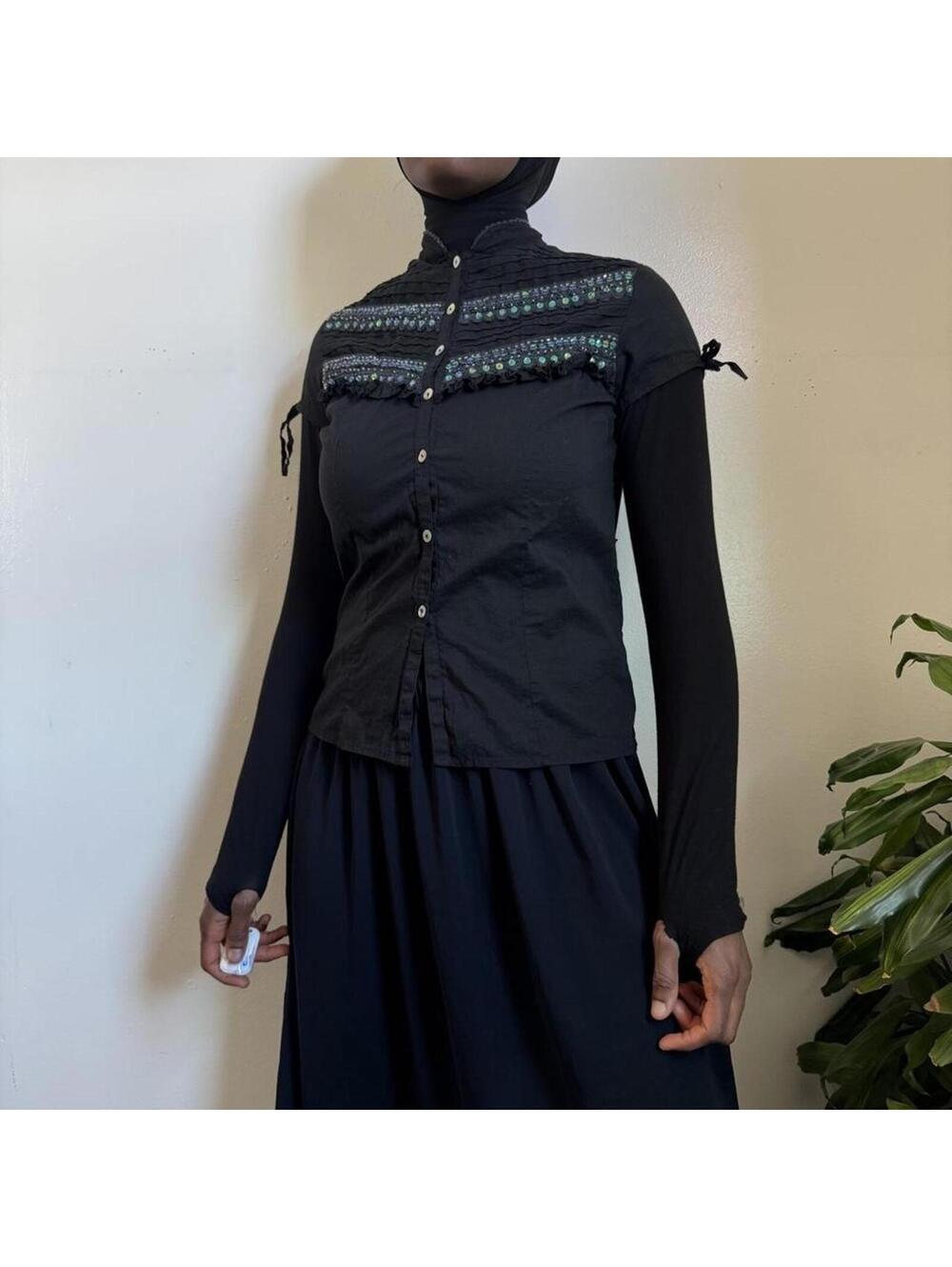 Vintage 2000s Whimsygoth Beaded Cotton Blouse - Size L fits like M - Picture 2 of 5
